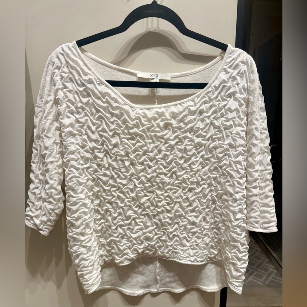 Forever 21 white crinkled scooped neck 3/4 sleeves